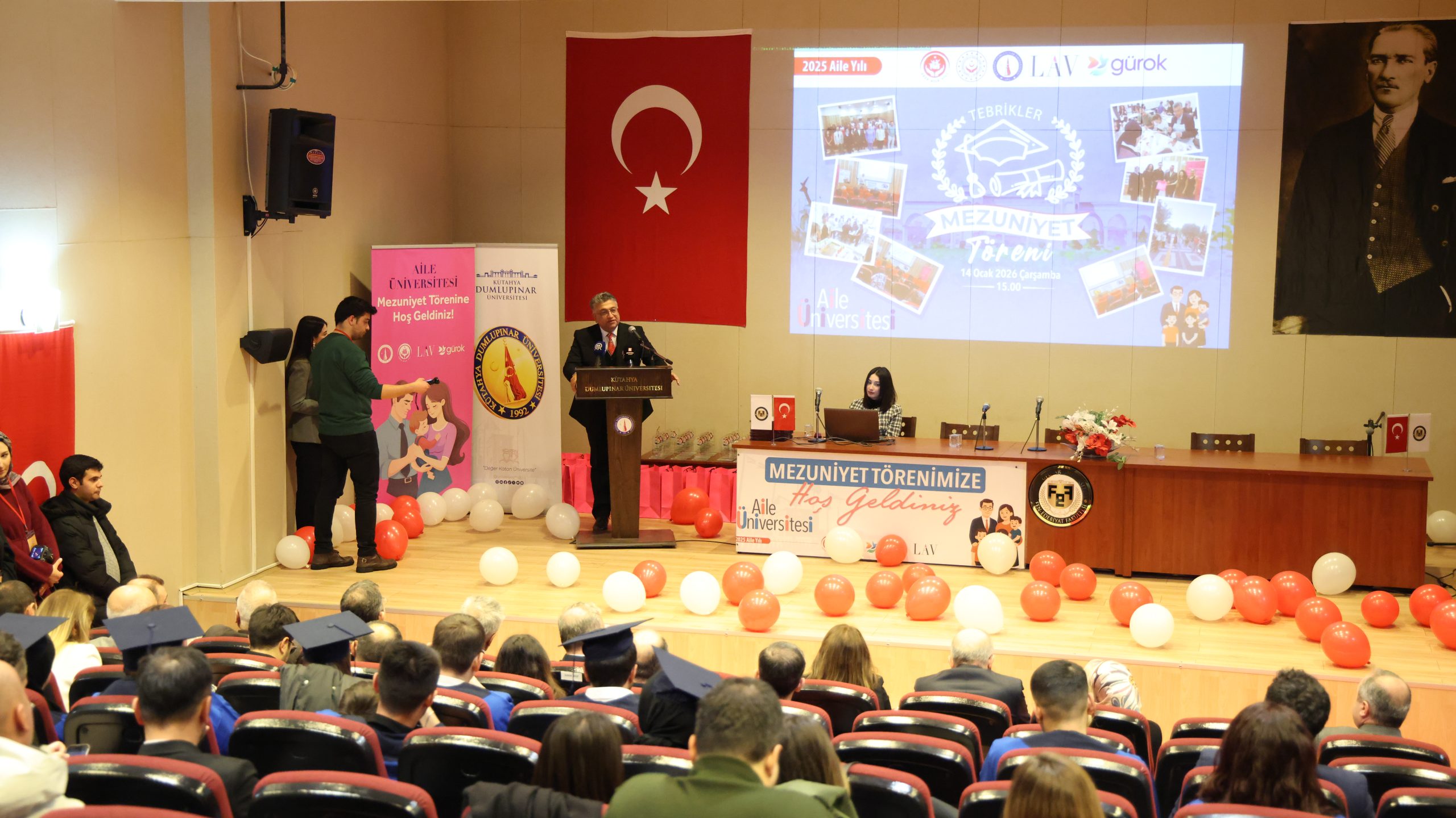 Geleceğin Güçlü Aileleri Üniversiteden Mezun OlduKütahya Dumlupınar Üniversitesi Liderliği ve LAV İşbirliği ile “Aile Üniversitesi” Mezunlarını Verdi