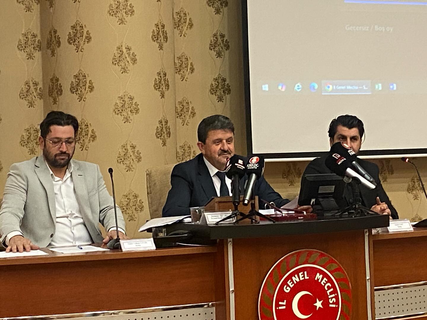 Kütahya’da Güven Tazeleyen Seçim: İl Genel Meclisi’nde Özcura Yeniden Başkan