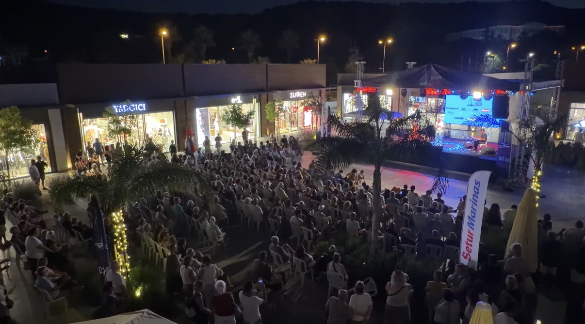YELKEN, SANAT, MÜZİK VE GASTRONOMİ AYVALIK’TA YENİDEN BULUŞTU