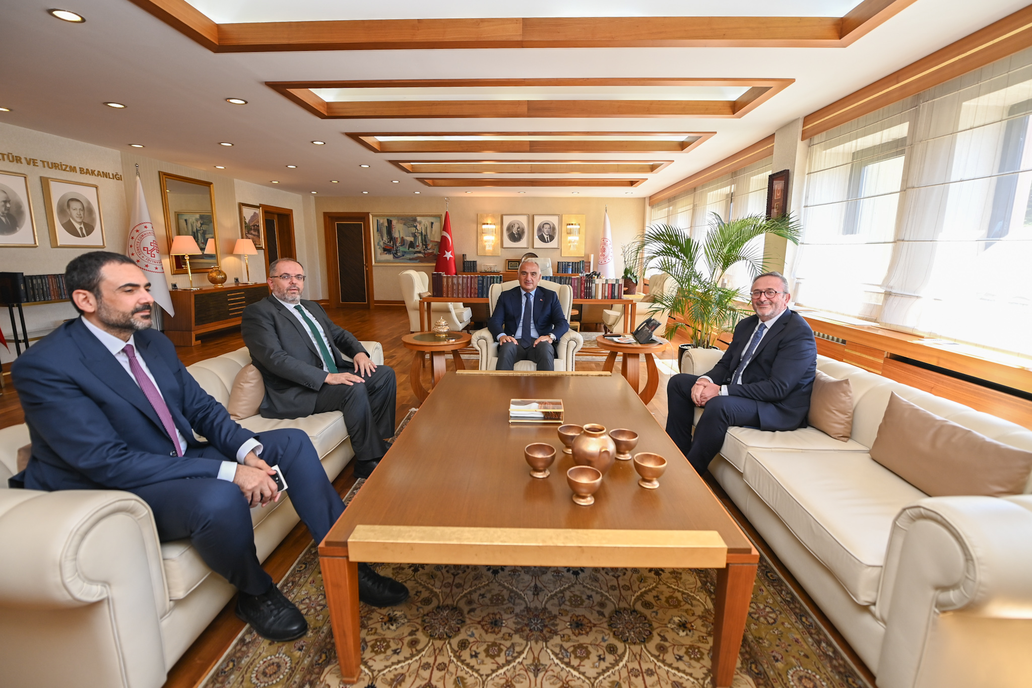 BAKAN ERSOY İLE PROF. DR. ERHAN AFYONCU’DAN TARİH VE KÜLTÜR BULUŞMASI